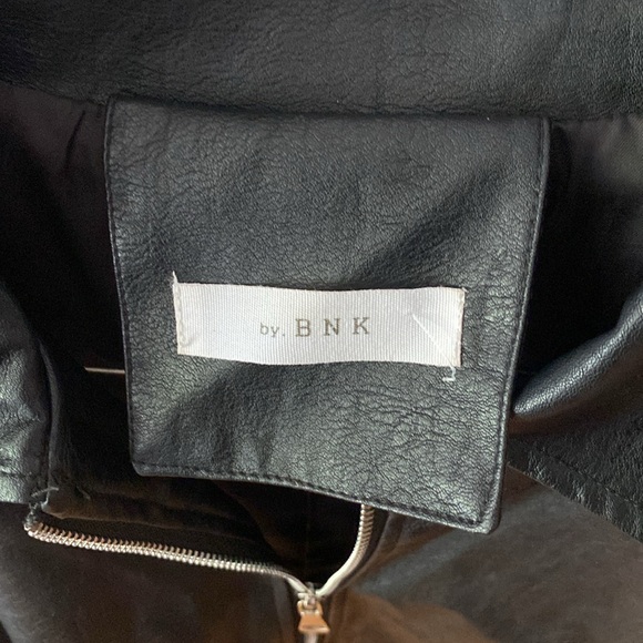 Black pleather jacket size medium - Picture 3 of 4